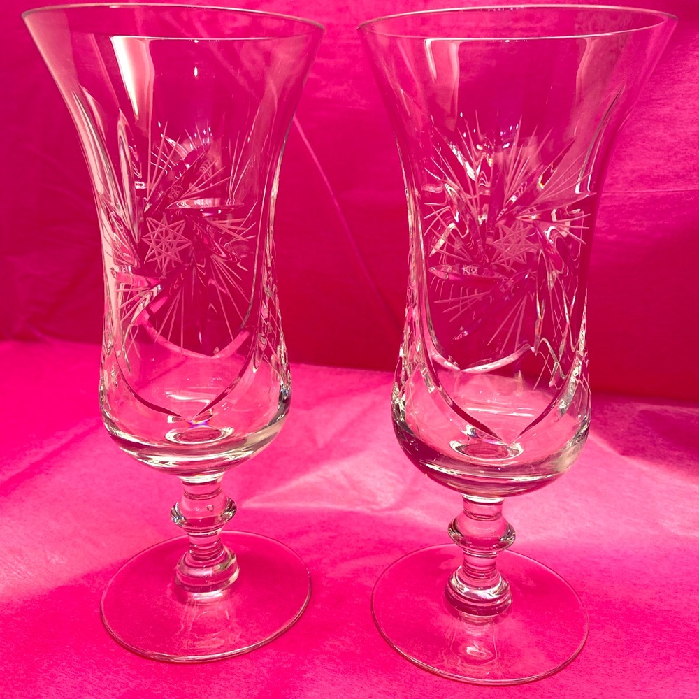 PAIR OF PINWHEEL AND FAN CUT DESIGN ICED TEA CRYSTAL GLASSES